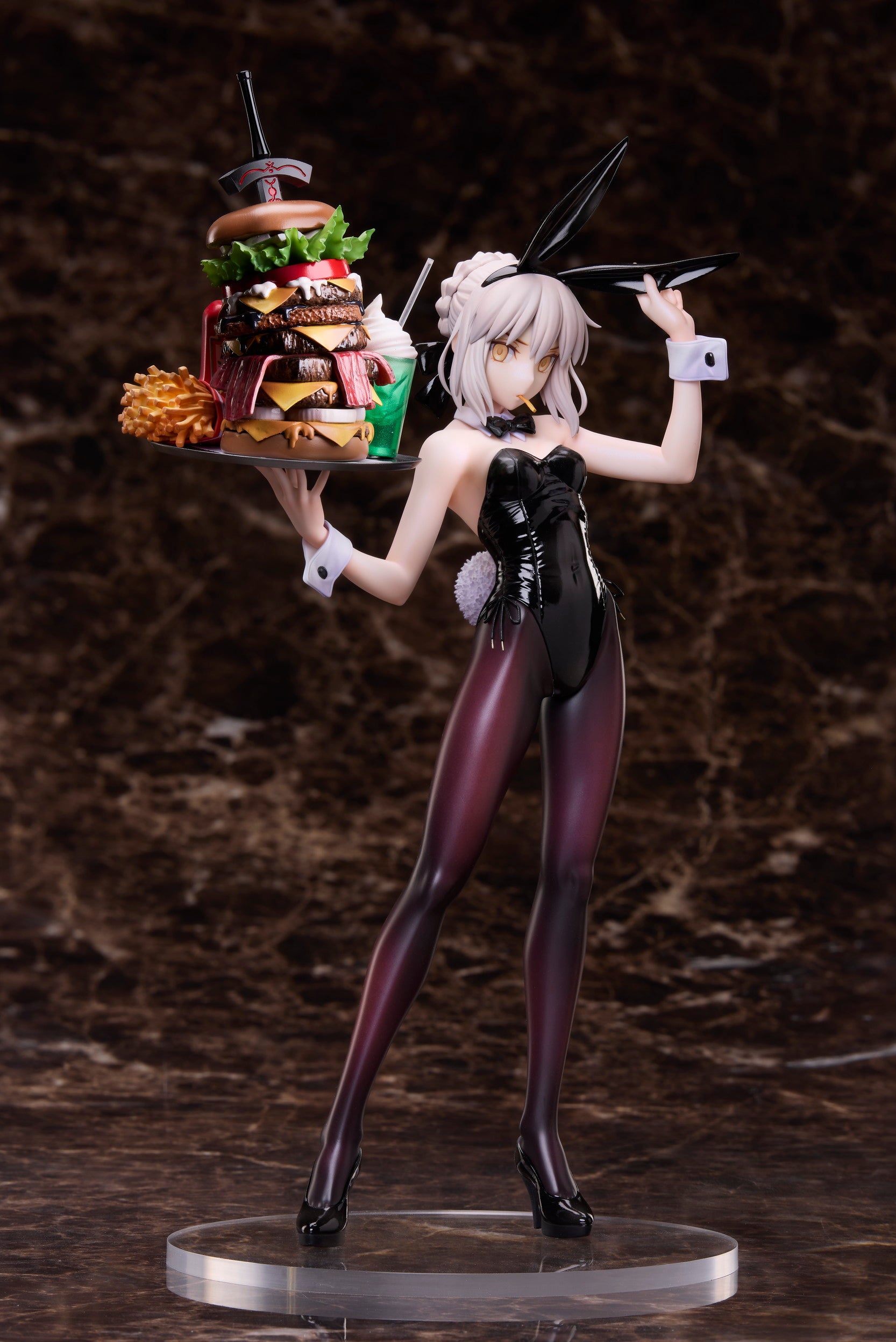 FATE/GRAND ORDER - SABER/ALTRIA PENDRAGON (ALTER) BUNNY VER. 1/7 SCALE FIGURE