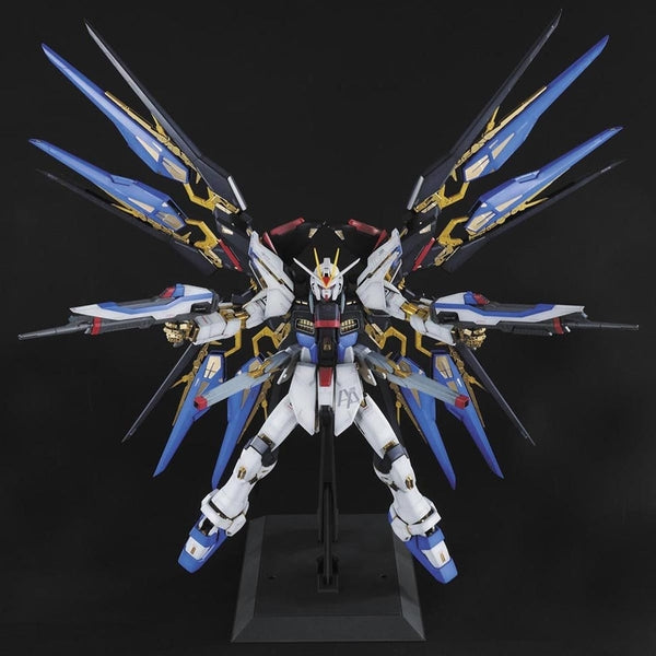 GUNDAM SEED DESTINY - STRIKE FREEDOM GUNDAM PG 1/60 MODEL KIT