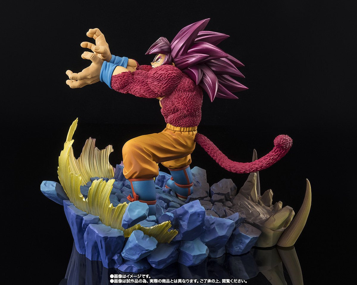 DRAGON BALL DAIMA - SUPER SAIYAN 4 SON GOKU "DAIMA" TAMASHII NATIONS FIGUARTSZERO SCALE FIGURE
