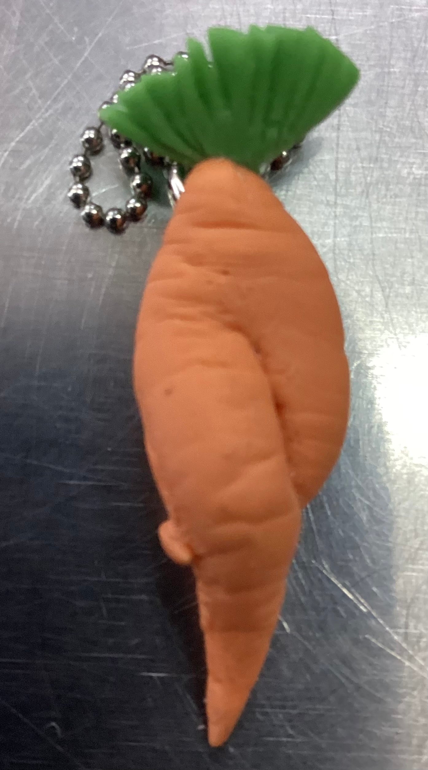 SEXY VEGETABLE MUSE CARROT KEYCHAIN
