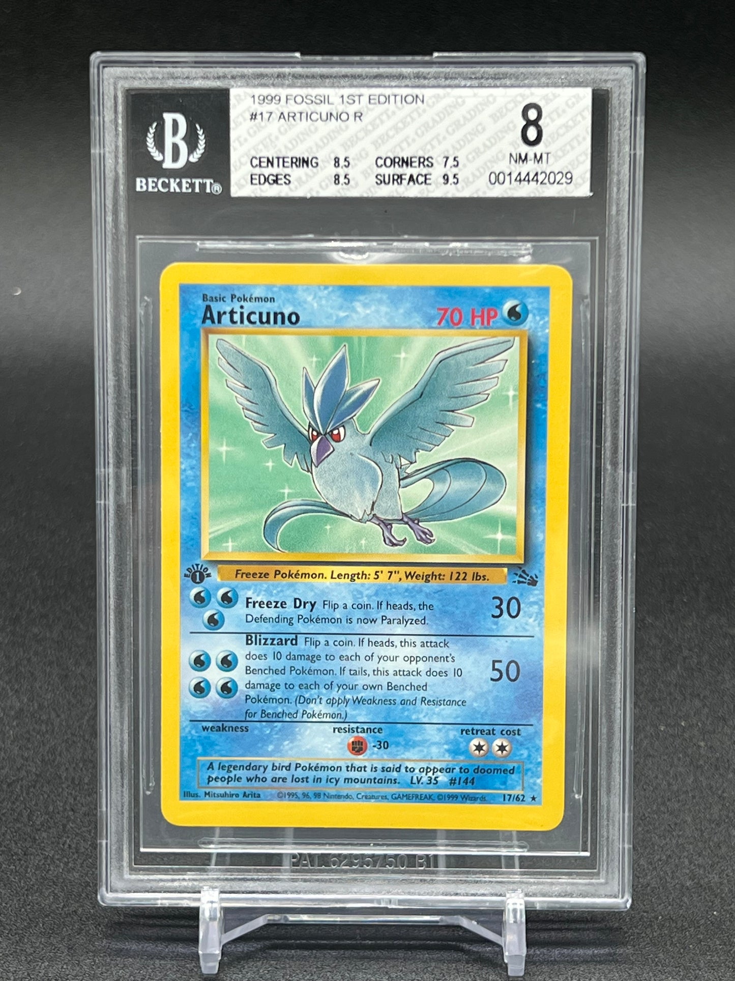 1999 POKEMON FOSSIL FIRST EDITION #17 ARTICUNO NEAR MINT-MINT GRADE 8