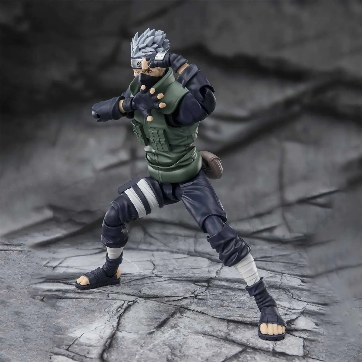NARUTO SHIPPUDEN - KAKASHI HATAKE (THE FAMED SHARINGAN HERO) S.H. FIGUARTS TAMASHII NATIONS