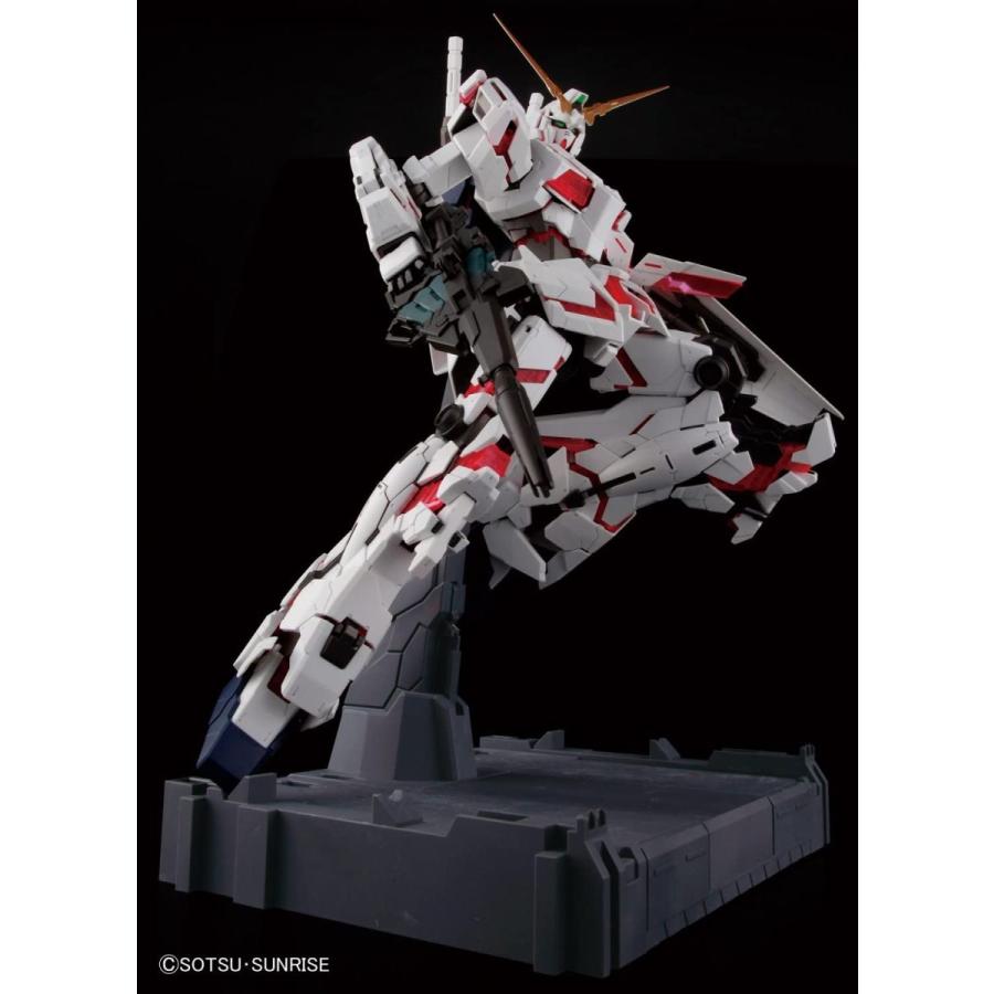 GUNDAM UNICORN - UNICORN GUNDAM FULL PSYCHO FRAME PG 1/60 MODEL KIT