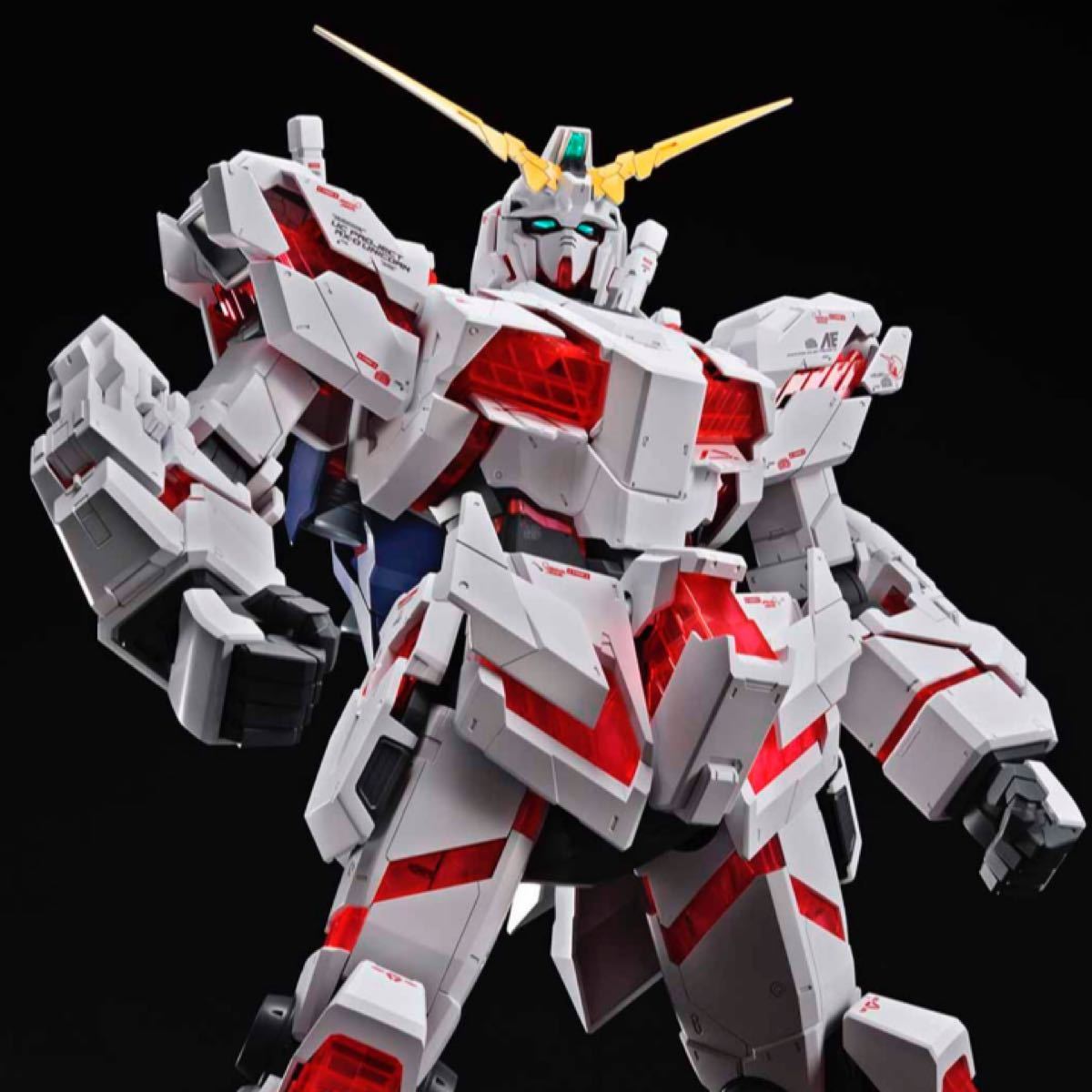 GUNDAM UNICORN - UNICORN GUNDAM FULL PSYCHO FRAME PG 1/60 MODEL KIT