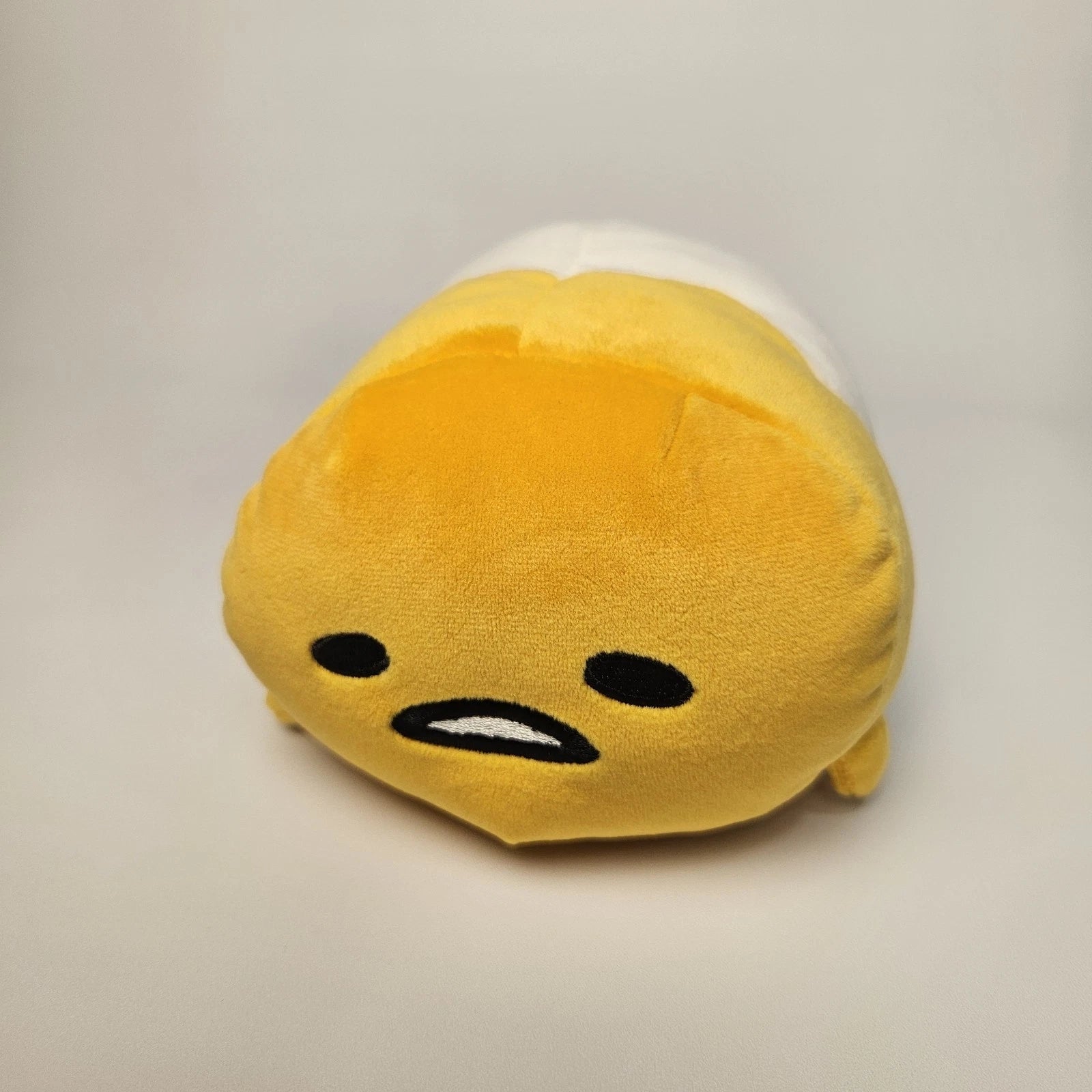 GUDETAMA - ROLL TYPE 6.4IN PLUSH