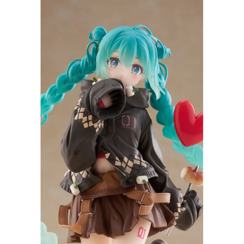 HATSUNE MIKU - OUTDOOR FASHION FIGURE